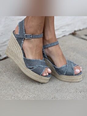 Castaner Bromelia Canvas Wedge Espadrille Sandals in Gris/Oscuro Plata Size 38